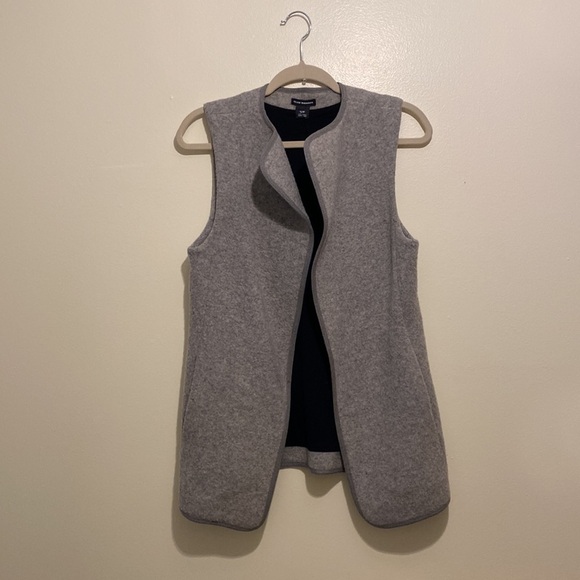 Club Monaco gray wool blend vest with pockets. Size Xs - Picture 4 of 12